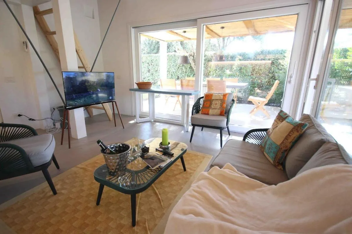 Villa Maria Cristina, Modern Villa Near Beach Oasi dei Due Mari 0*,  Itália